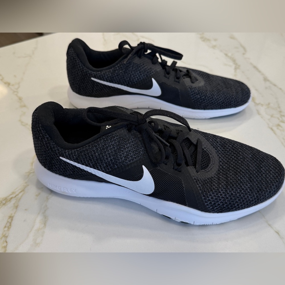 Nike Flex TR8 Black & White Training Athletic Sneakers